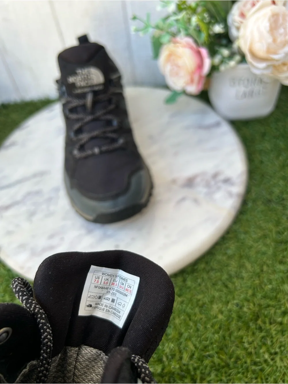THE NORTH FACE Hedgehog GORE-TEX $210 women 7.5 gently use TNF Black/Asphalt Gr